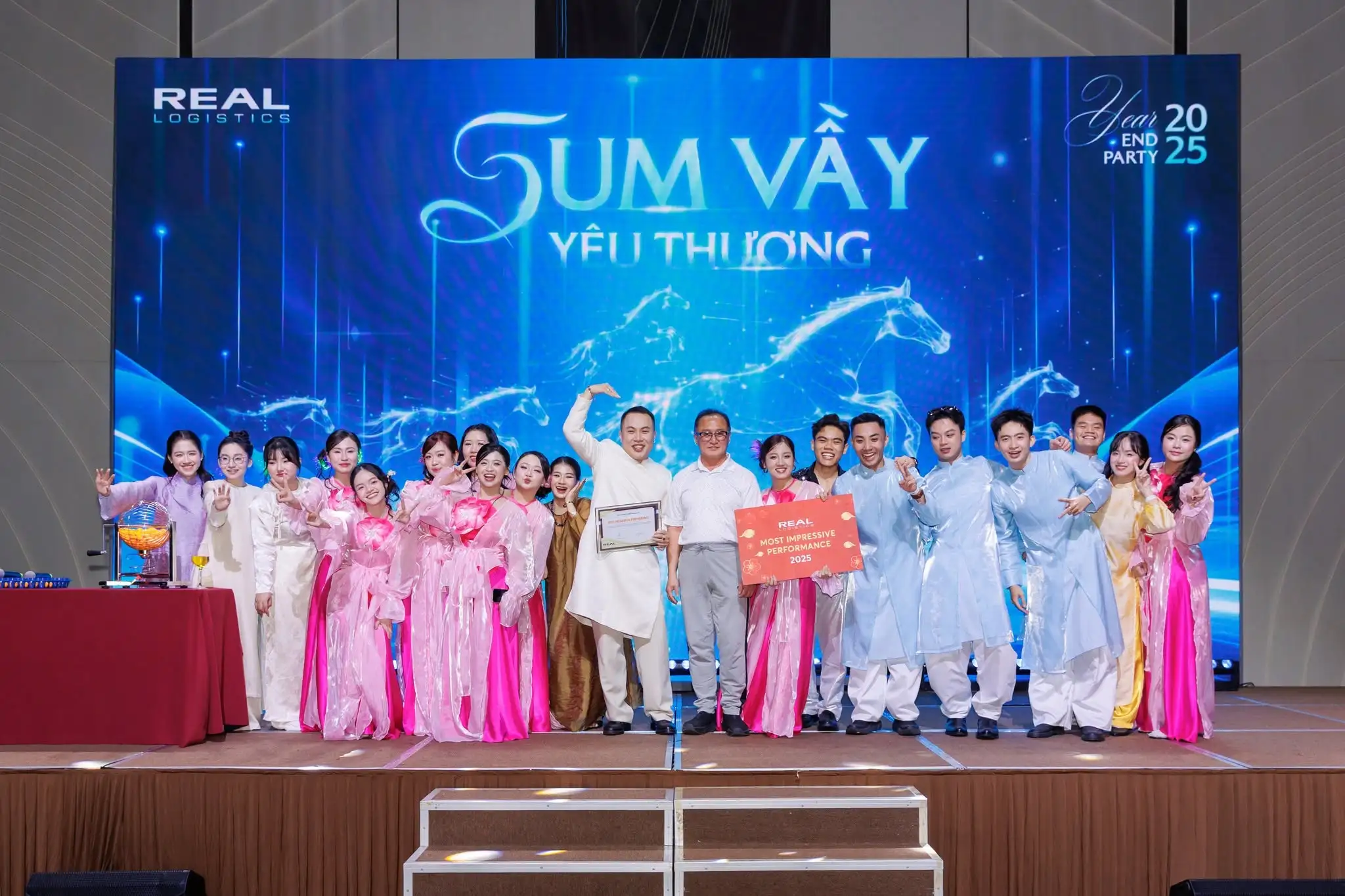 year-end-party-2025-sum-vay-yeu-thuong-21.webp